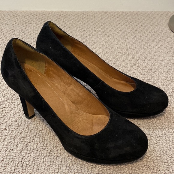 Suede black platform heels - Picture 2 of 5